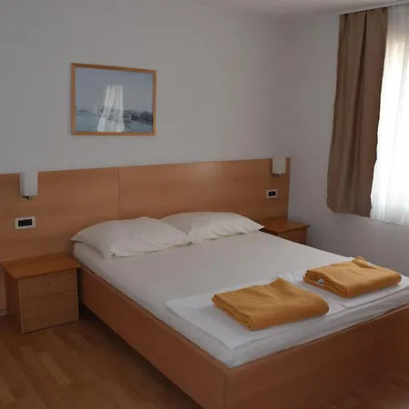 Grgic By Interhome Lägenhet Novigrad Istria